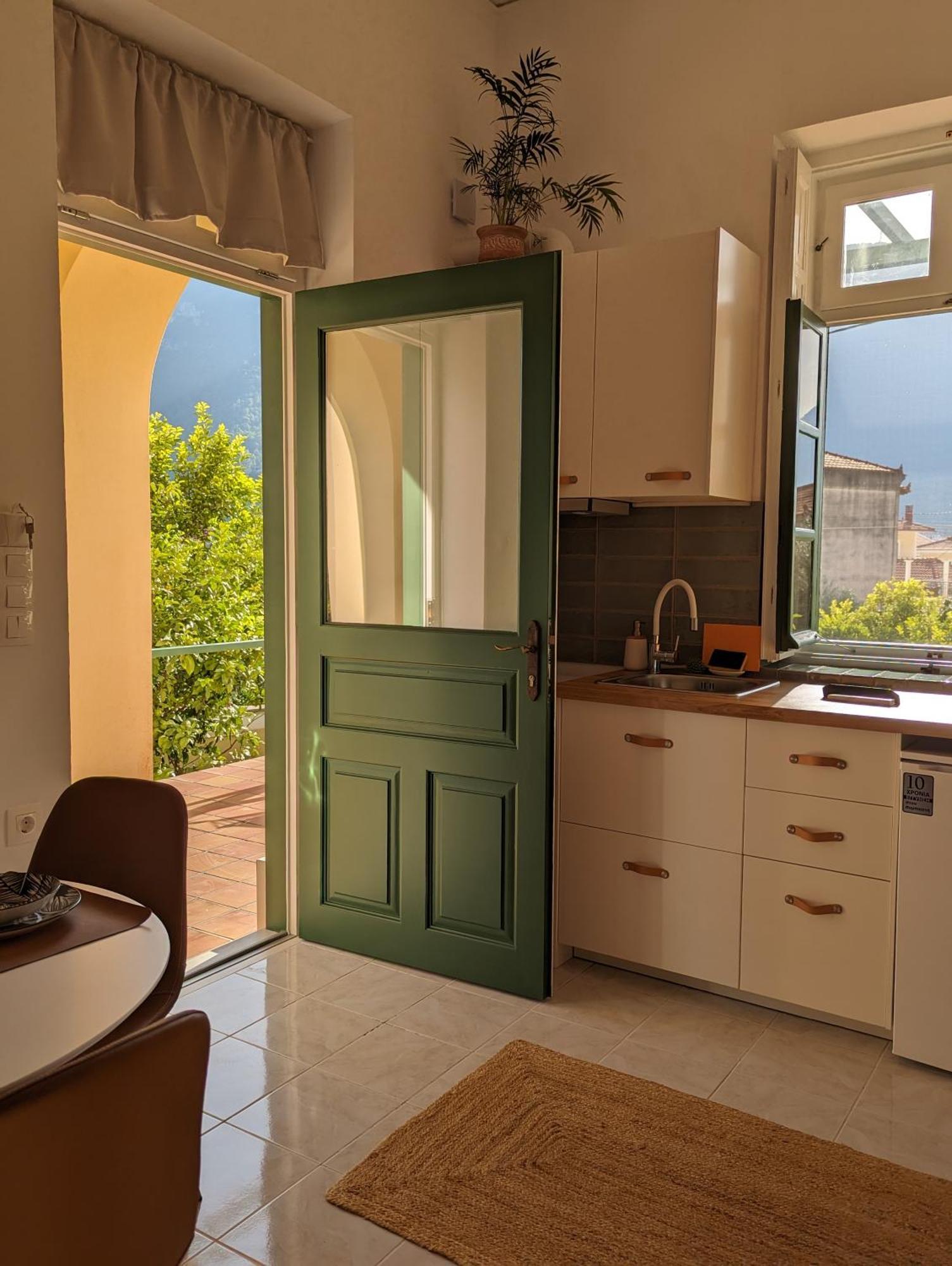 The Valkyries 1 Apartment Leonidio Bagian luar foto