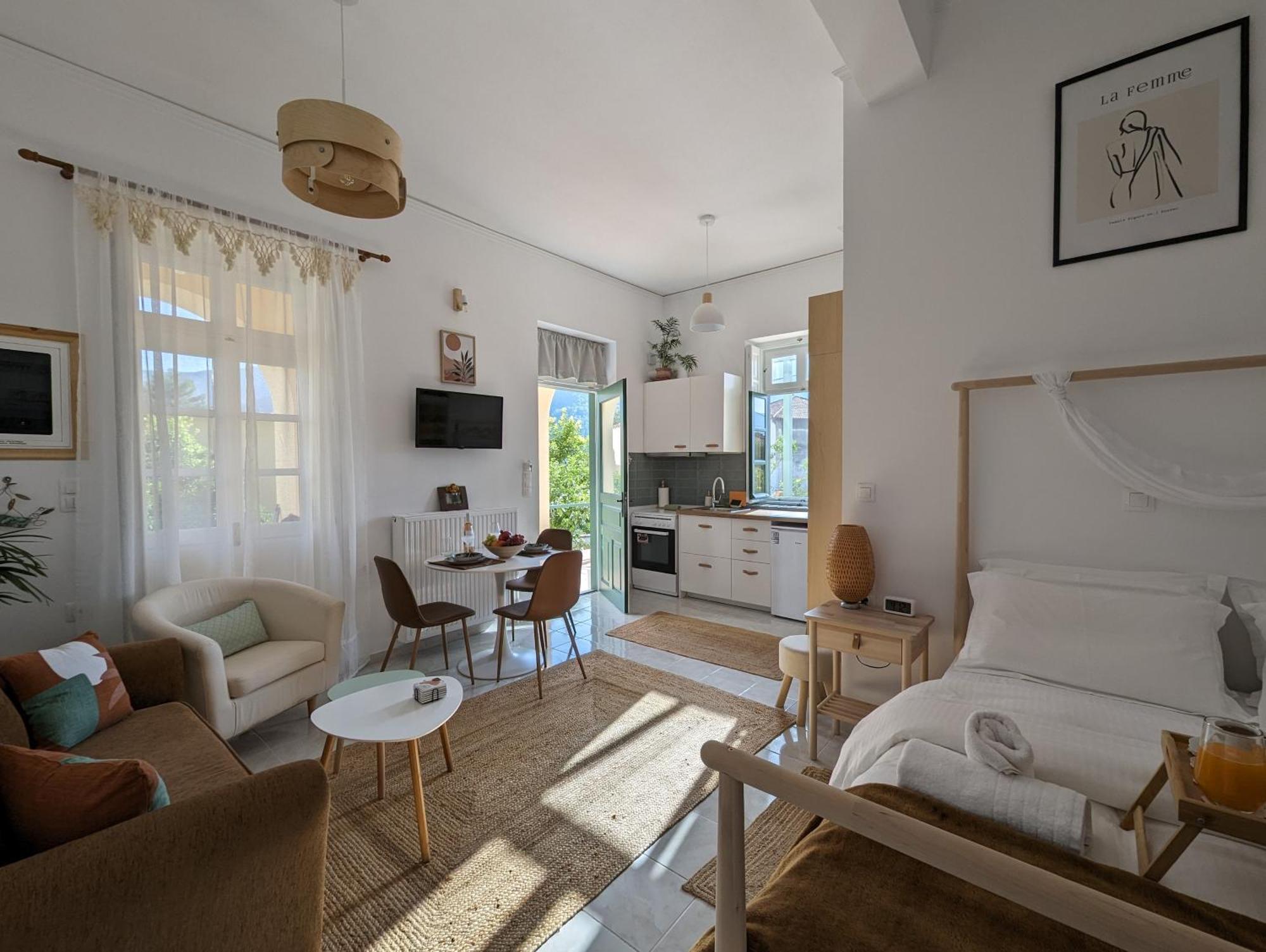 The Valkyries 1 Apartment Leonidio Bagian luar foto
