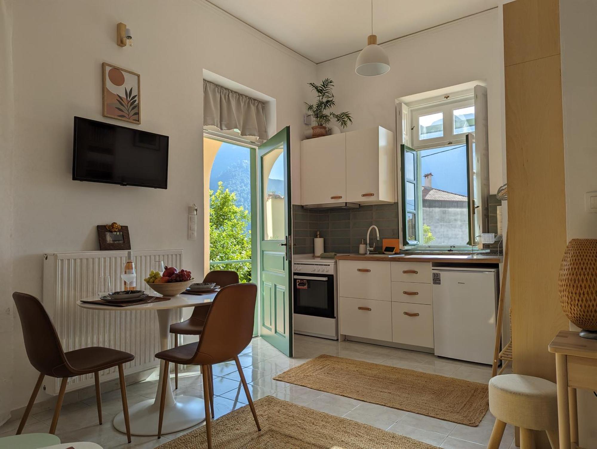 The Valkyries 1 Apartment Leonidio Bagian luar foto