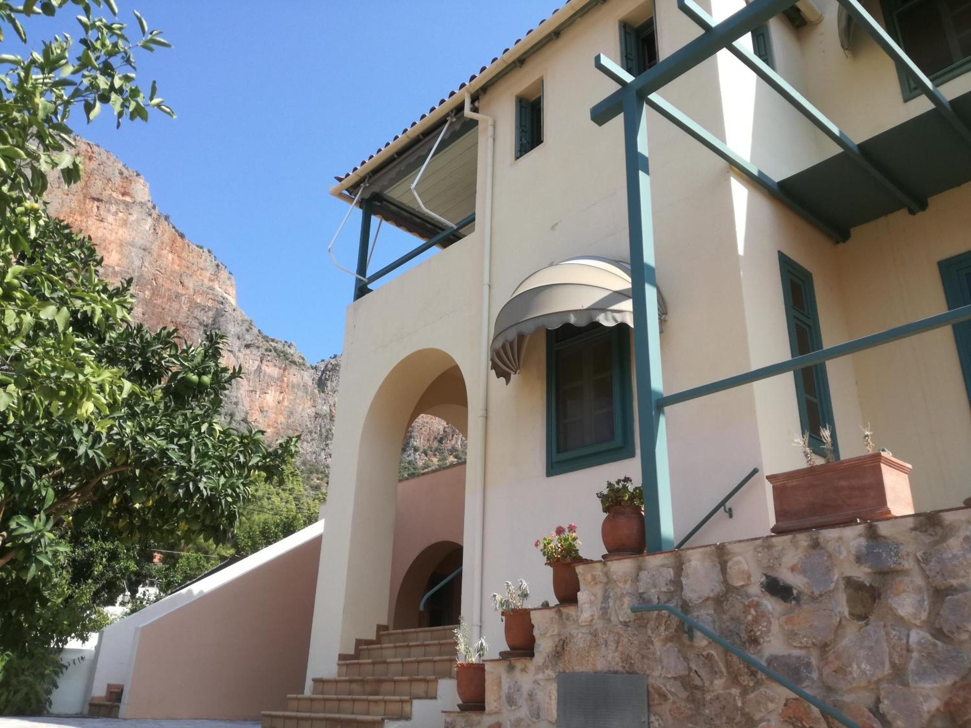 The Valkyries 1 Apartment Leonidio Bagian luar foto